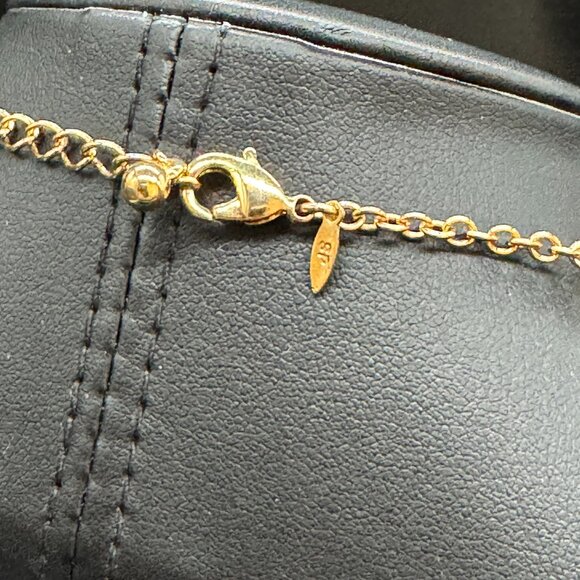 Vintage Avon Gold Tone Chain Necklace and Pierced Earrings set with Knots - Picture 8 of 12